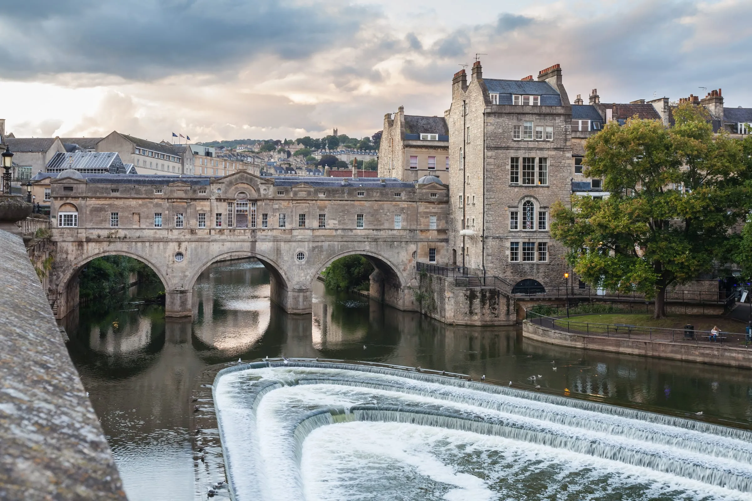 Bath: Jane Austen, el Pulteney Bridge y los Cotswolds