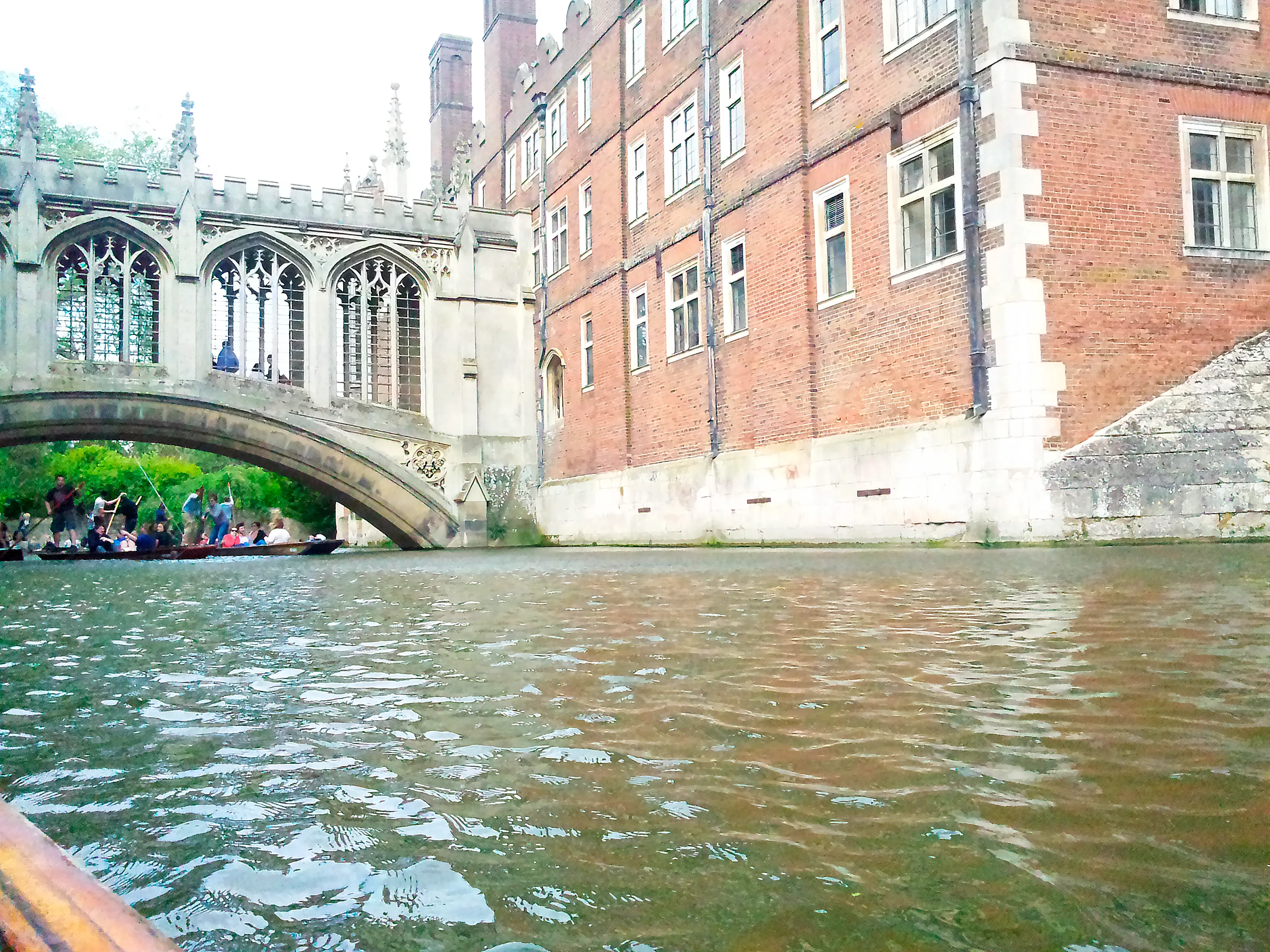 El Puente de los Suspiros sobre el río Cam, Cambridge.