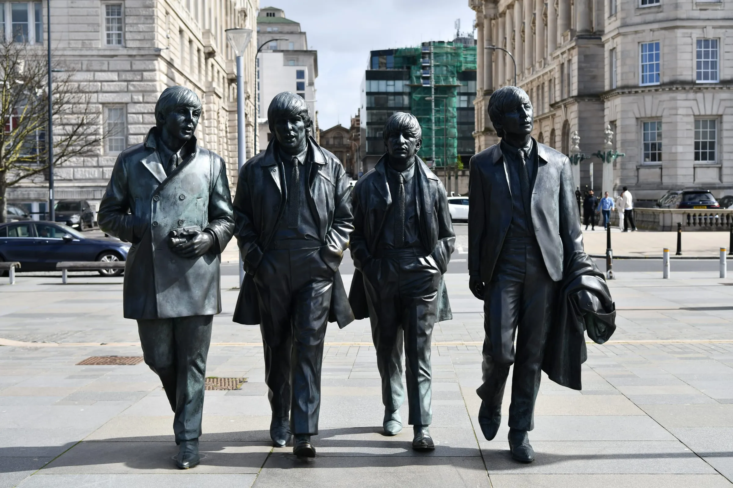 La estatua de los Beatles en Pier Head, Liverpool